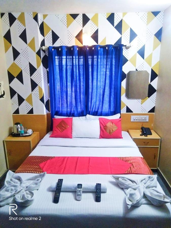העיר בנגלור Oyo 75854 Hotel Harsha Residency מראה חיצוני תמונה